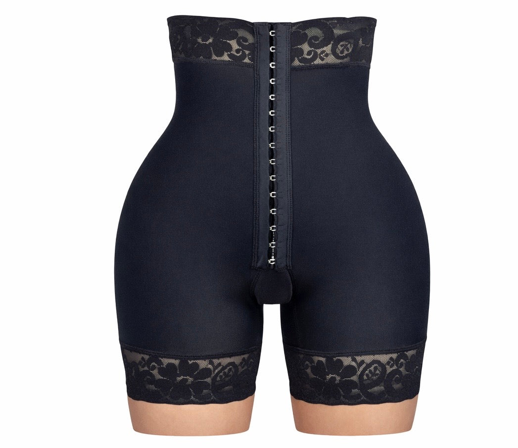 INVISIBLE  BBL  SHORTS