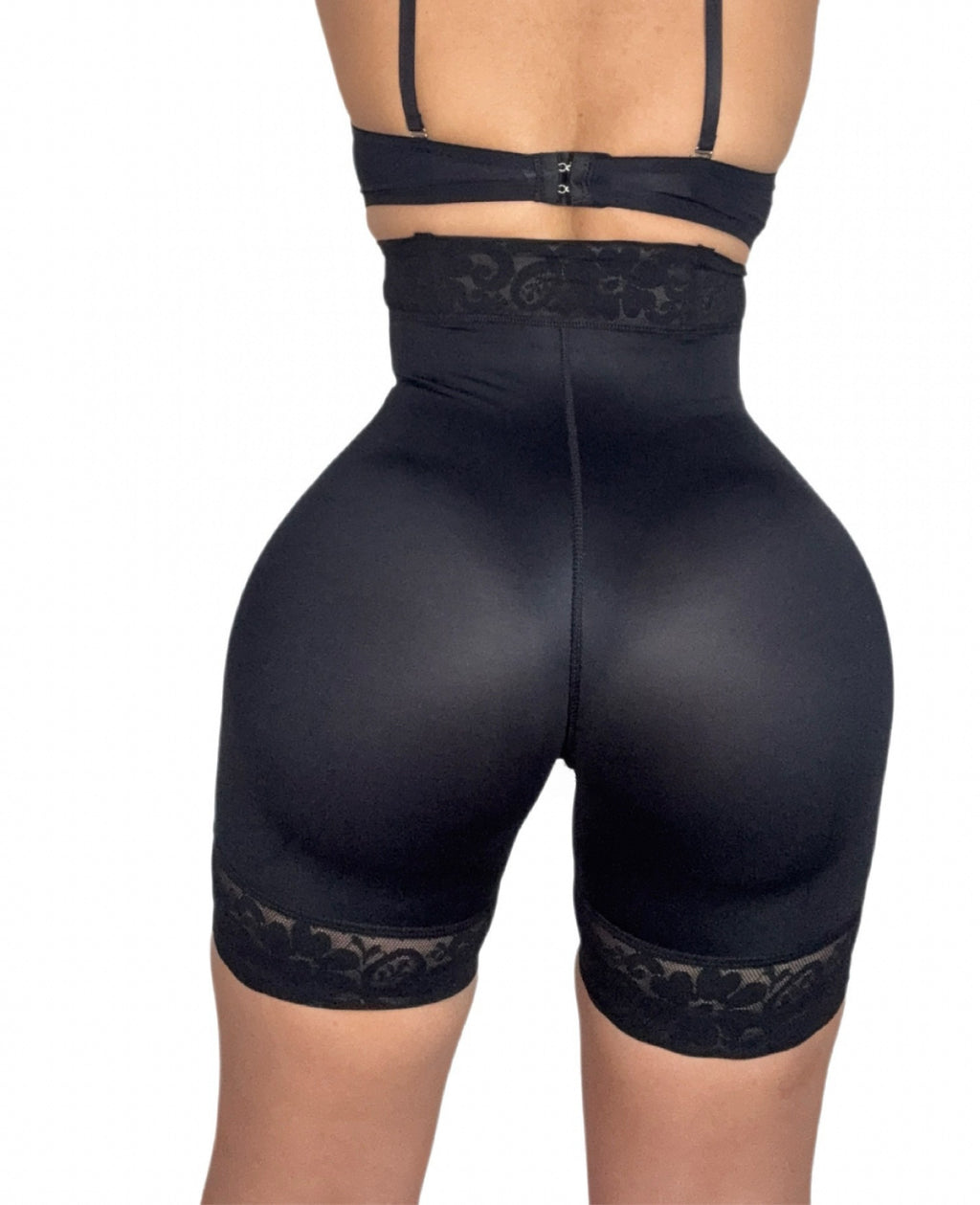 5.INVISIBLE  BBL  SHORTS